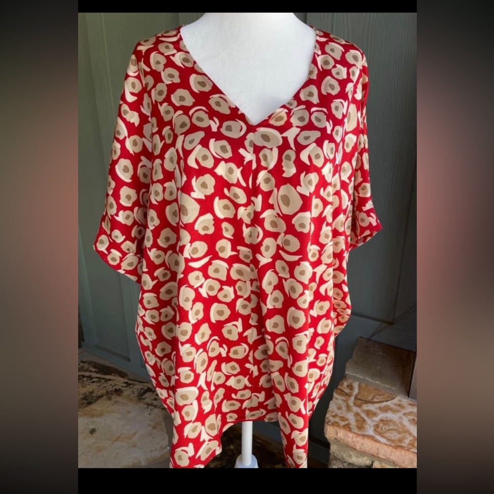 V-Neck Flowy Top Red/Cream/Tan Leopard Print🌹❤️